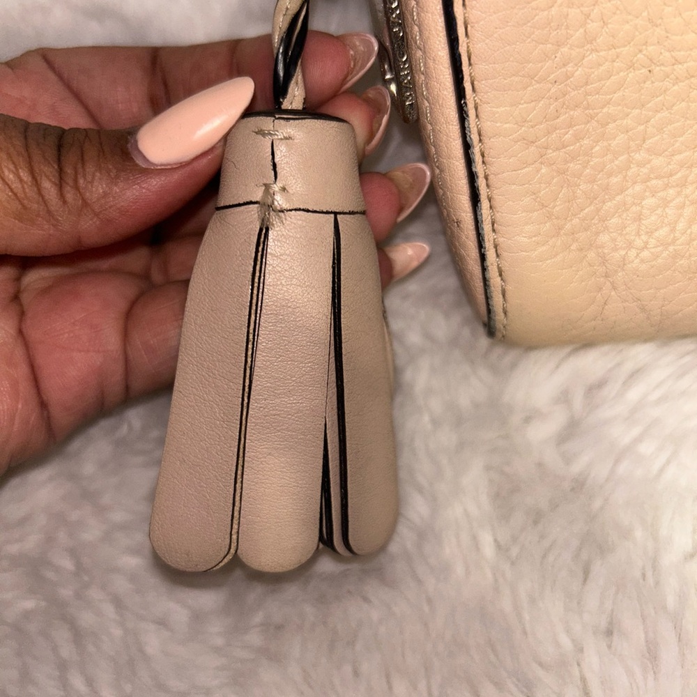 Marc Jacobs Tan/Pink Shutter Leather Crossbody Bag - Picture 9 of 16